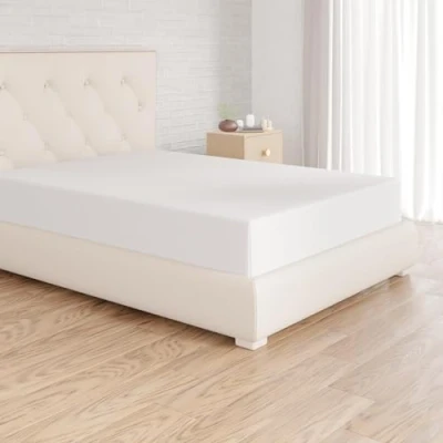 Abbildung von Amazon Basics Spannbettlaken, 80 x 200 cm, 100% Baumwolle, Jersey Spannbetttuch, Matratzenhöhe bis 30 Weiß