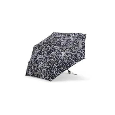 Abbildung von ergobag Regenschirm Kinderschirm für die Schultasche, ultraleicht und klein mit Tasche, reflektierend windfest Super ReflektBär Schwarz