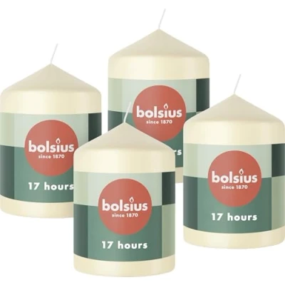 Abbildung von Bolsius Glatte Stumpenkerzen Elfenbein 4 Stück 8 x 6 cm Dekorative Haushaltkerzen Länge Brenndauer 17 Stunden Unparfümierte Enthält Natürliches Pflanzenwachs Ohne Palmöl