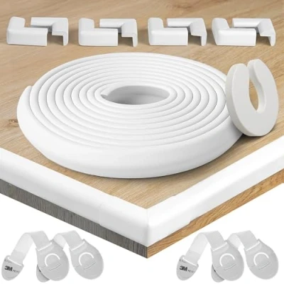 Abbildung von HAPPY CHLEA® Kantenschutz Baby und 8 Eckenschutz aus Schaumstoff. Tischkantenschutz Eckenschützer: 6,4 M gesamt für Tisch Möbel Ecken. Türstopper, 4 Schubladensicherung. Zertifikat (Weiße)