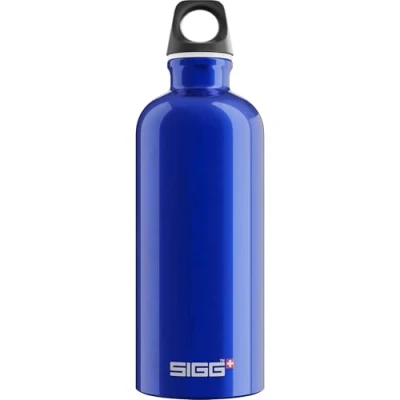 Abbildung von SIGG Alu Trinkflasche Traveller Dunkelblau Klimaneutral Zertifiziert Für Kohlensäurehaltige Getränke Geeignet Auslaufsicher Federleicht BPA frei Outdoor 0,6L