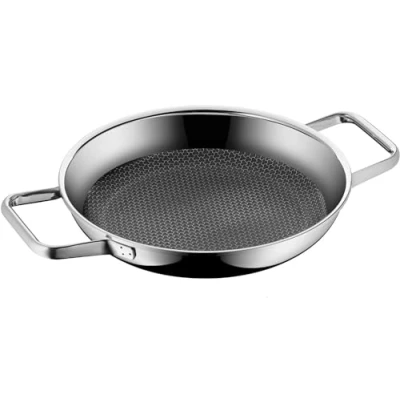 Abbildung von WMF Profi Resist Servier / Bratpfanne 24 cm Induktion, Mehrschichtmaterial beschichtet, Wabenstruktur, Edelstahlgriff, backofenfest