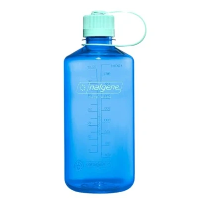 Abbildung von Nalgene Wasserflasche Leichte Sustain Tritan BPA freie, bruchsichere Flasche für Rucksackreisen, Wandern, Fitnessstudio, 907 ml, schmaler Mund, Kornblumenblau, 32 oz