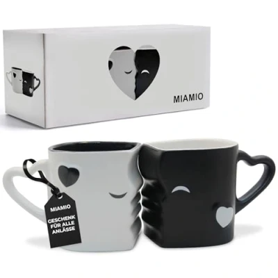 Abbildung von MIAMIO Kaffeetassen/Küssende Tassen Set Geschenke für Frauen/Männer/Freund/Freundin zur Hochzeit/Weihnachten aus Keramik (Schwarz)