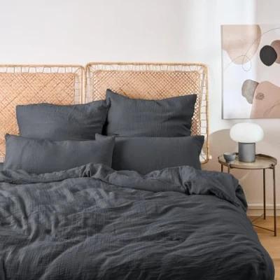 Abbildung von Blumtal Musselin Bettwäsche 135x200 cm + 80x80 Oeko TEX zert. aus 100% Baumwolle extra weiches Set waschbar bei 40 C Sommerbettwäsche Anthrazit