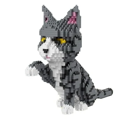 Abbildung von Balody Katze, die Pfote gibt.Figur zum Zusammenbauen mit Nanoblocks 1300 Teile