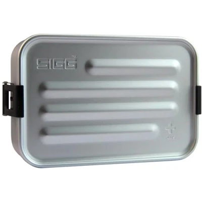 Abbildung von SIGG Metal Box Plus S Alu Lunchbox 0.8 L, moderne Brotdose mit praktischem Einsatz, federleichte Brotbox aus Aluminium Trennwand