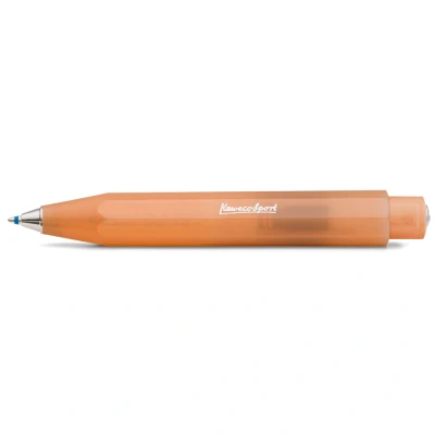 Abbildung von Kaweco FROSTED SPORT Kugelschreiber Mandarine I Business Kuli aus hochwertigem Kunststoff in Orange Sommerlicher 12 g Taschen mit Herzkurvenmechanik Druckkugelschreiber 10,5 cm