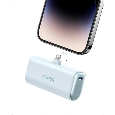 Abbildung von Anker 621 Powerbank mit integriertem Lightning Stecker, 5.000 mAh MFi zertifizierter 12W externer Handyakku, kompatibel iPhone 14/14 Pro / 14 Plus Max, 13 und 12 Serie(Blau)