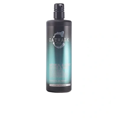 Abbildung von TIGI Catwalk Oatmeal und Honey nährendes Shampoo für geschädigtes Haar, 750 ml