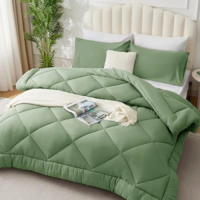 Abbildung von WAVVE Bettdecke 140x200 cm Ganzjahresdecke 4 Jahreszeiten, Steppdecke 300gsm Mikrofaser 140x200cm, Super Weiche Zudecke Schlafdecke Atmungsaktive 140 x 200, Grün