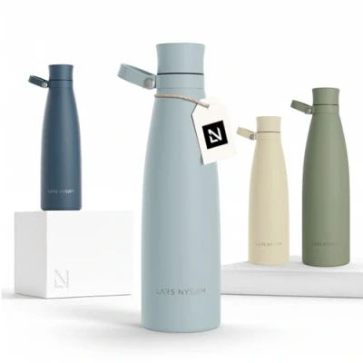 Abbildung von LARS NYSØM Trinkflasche Edelstahl 750ml Isolierflasche 0,75 Liter Auslaufsichere Wasserflasche für Sport, Fahrrad, Hund, Kinder (Sky Blue, 750ml)