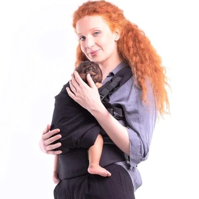 Abbildung von Boba X Babytrage Neugeborene ab Geburt 2 Tragepositionen Mit Blick zum Baby und als Rucksack Kindertrage 3 20kg, Kreuzbaren Trägern, Inklusive Schlafkapuze Sonnenschutz (Black Beauty)