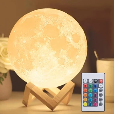 Abbildung von Mydethun 2024 Geschenke für Weihnachten Aktualisieren 16 Farben Mondlampe mit Holzsockel, 18cm LED 3D Mondlicht, Fernbedienung, Nachtlicht, Lampe Kinder,Mädchen,Schlafzimmer,Heimdekoration