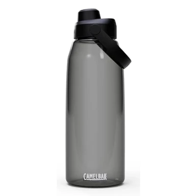 Abbildung von CAMELBAK Thrive Chug Wasserflasche mit Tritan Renew, auslaufsicherer Deckel, 1,5 l, Anthrazit
