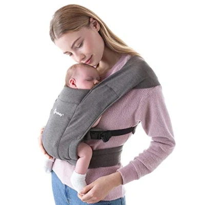 Abbildung von Ergobaby Babytrage für Neugeborene ab Geburt Extra Weich, Embrace Bauchtrage Baby Tragetasche Ergonomisch (Pure Black)