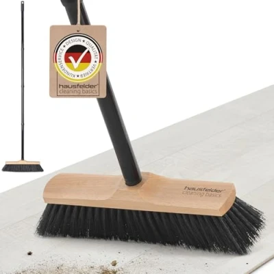 Abbildung von Hausfelder Zimmerbesen mit Stiel, staubbindender Besen aus Holz, Kehrbesen und Stubenbesen innen, weiche Borsten (30 cm breit)