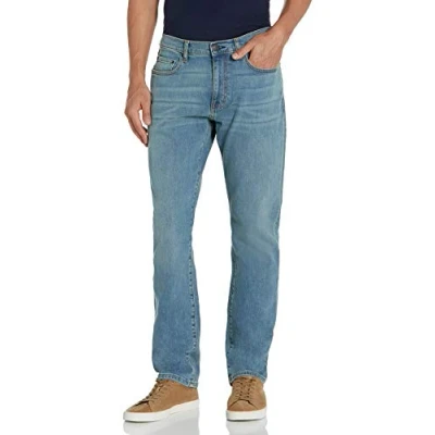 Abbildung von Amazon Essentials Herren Stretchjeans, athletische Passform, Hellblau Vintage, 32W / 34L