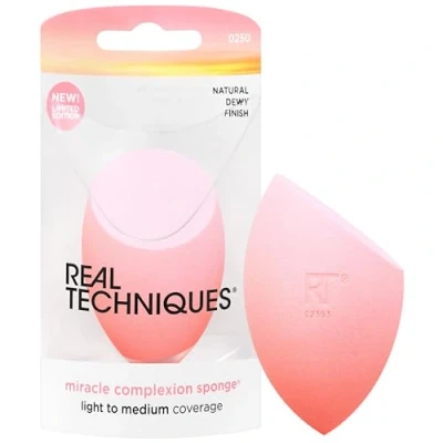 Abbildung von Real Techniques Miracle Complexion Schwamm von Sunrise to Sunset, 1 Stück