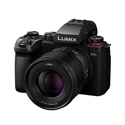 Abbildung von Panasonic LUMIX DC S5 II Spiegelloses Vollformat Kameragehäuse mit 50 mm F1,8 Objektiv, 4K 60p und 6K 30p, Flip Screen, WLAN, Hybrid Phasen AF 779 Messfeldern, Active is, Schwarz