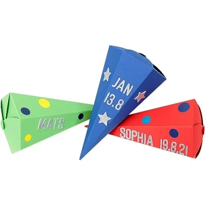 Abbildung von Papierdrachen 3 Bedruckte Schultüten zur Einschulung kleine Zuckertüte für Schwester und Bruder Rosa Türkis inkl. dekorativen Moosgummi Aufklebern Größe 39,8 x 31,7 cm