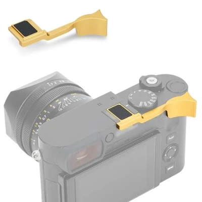 Abbildung von JJC Goldener Blitzschuh Daumen Up Griff für Leica Q3, Q3 43 Digitalkamera, Halterung, Daumenstütze, verbesserte Griffigkeit, bessere Balance und Griffigkeit