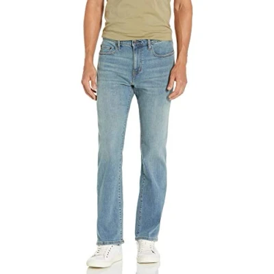 Abbildung von Amazon Essentials Herren Bootcut Jeans mit gerader Passform, Hellblau Vintage, 28W / 28L