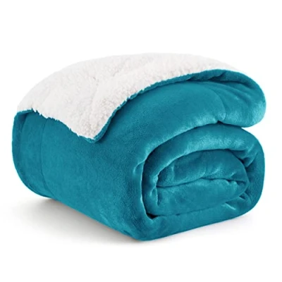 Abbildung von BEDSURE Kuscheldecke Flauschig Sofaüberwurf Türkis Decke Sofa Klein als Couchdecke Überwurf und Wohnzimmerdecke, Wohndecke aus weiche Fleece warm Sherpa, Fleecedecke 130x150 cm