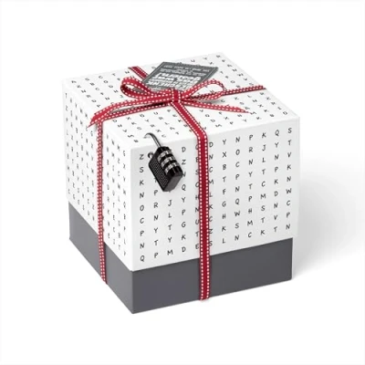 Abbildung von SURPRISA Geschenkbox, Rätselbox Geldgeschenke Verpackung, Gutscheine zum Geburtstag oder Hochzeit, Worträtsel, Größe M (16cm)