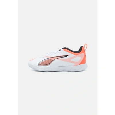 Abbildung von Puma Ultra 5 PLAY IT JR Unisex Fußballschuh Halle für Kinder, Größe: 34, White/black/glowing red Schuhe