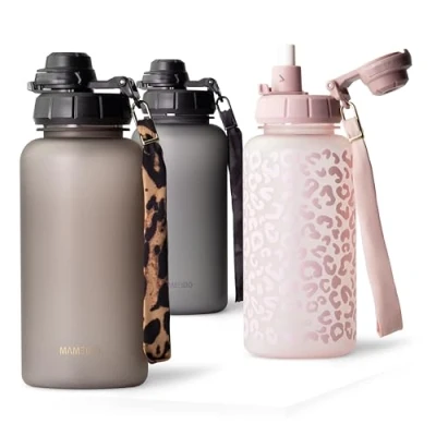 Abbildung von MAMEIDO Trinkflasche 1l mit Strohhalm &amp; Zeitmarkierung als Trinkerinnerung, Wasserflasche auslaufsicher, Sportflasche BPA frei, Gym Water Bottle, Flasche aus Tritan (Urban Taupe, 1000ml)