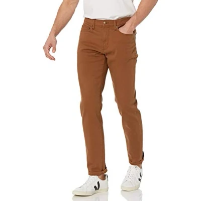 Abbildung von Amazon Essentials Herren Slim Fit Jeans, Dunkles Khakibraun, 32W / 34L