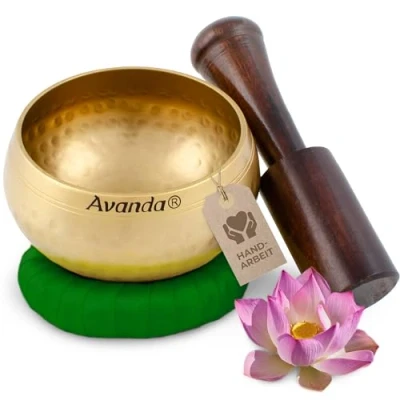 Abbildung von Tibetisches Klangschale Set für Yoga, Meditation und Entspannung Gehämmerte tibetische Ø 8 cm, Mangoholz Schlägel gelbes Ring Kissen Grün