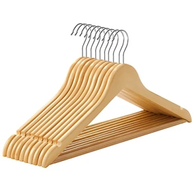 Abbildung von SONGMICS KleiderbÜgel Holz, 10er Set, BÜgel aus Massivholz, Einkerbungen im Schulterbereich, rutschfester Hosensteg, um 360 drehbarer Haken, fÜr AnzÜge, Hemden, naturfarben silbern CRW001 10