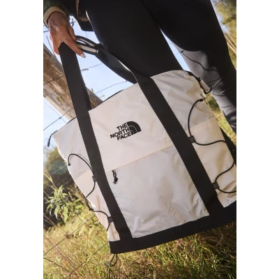 Abbildung von The North Face Borealis TOTE Unisex Shopping Bag Gardenia whitetnf blacknpf, Größe: One Size, white tnf black npf
