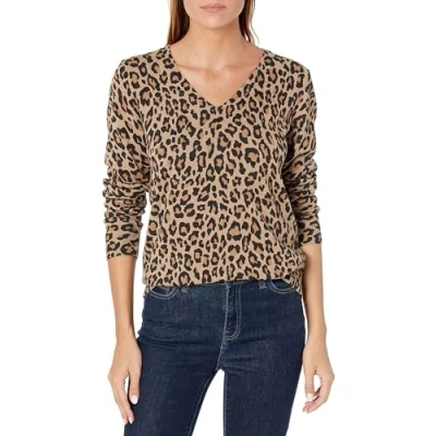 Abbildung von Amazon Essentials Damen Leichter, Langärmeliger Pullover Mit V Ausschnitt, Klassischer Schnitt (Erhältlich In Übergröße), Kamelbraun Leopardenmuster, XL