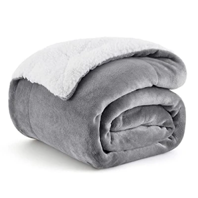 Abbildung von BEDSURE Kuscheldecke Flauschig Sofaüberwurf Grau Decke Sofa Klein als Couchdecke Überwurf und Wohnzimmerdecke, Wohndecke aus weiche Fleece warm Sherpa, Fleecedecke 130x150 cm