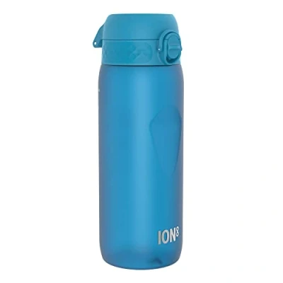 Abbildung von Ion8 Trinkflasche, 750ml, Auslaufsicher, Einhandöffnung, Sichere Verriegelung, Spülmaschinenfest, BPA frei, Tragegriff, Klappdeckel, Handgeformter Griff, Leicht zu Reinigen, Klimaneutral, Blau