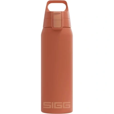 Abbildung von SIGG Isolierte Trinkflasche Thermosflasche Shield Therm One Eco Red kohlensäurehaltige Getränke Auslaufsicher Spülmaschinenfest BPA frei 90% recycelter Edelstahl Rostrot 0,75L
