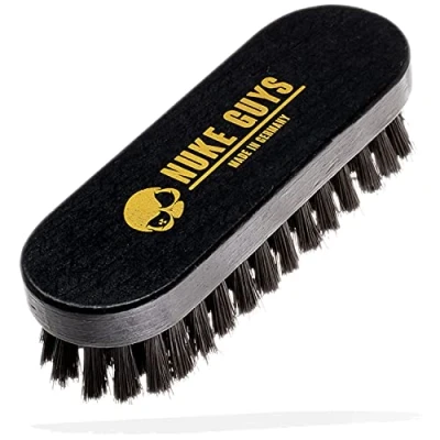 Abbildung von Nuke Guys Lederbürste S Made in Germany Auto Innenraum Reinigung weiche Textilbürste ideal für Autositze, Polster, Alcantara, Leder, Cabrio Verdecke, Teppiche, Stoffsitze, Couch, Schuhe, Sneaker