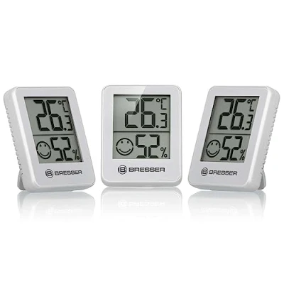 Abbildung von Bresser 3er Set Thermometer Hygrometer Digitales Raumthermometer für Kontrolle Innenraum Luftfeuchtigkeit, Kühlschrankgeeignet, Wandmontage und Magnet, Schimmelvorbeugung Indikator Smiley, Weiß