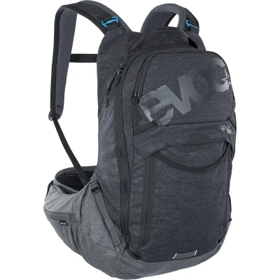 Abbildung von EVOC TRAIL PRO 16l Protektor Rucksack für Tagestouren &amp; Trailriding, Fahrradrucksack (Backpack mit LITESHIELD PLUS Rückenprotektor, 3l Trinkblasenfach, Größe: S/M), Schwarz/Carbon Grau