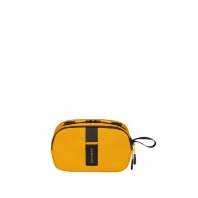 Abbildung von Samsonite Paradiver Light Hanging Toilet Kit Yellow Kulturtasche