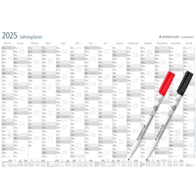 Abbildung von STAEDTLER Jahresplaner Lumocolor Set 2025, Wandkalender trocken abwischbar, Größe DIN A1, incl. Stifte und Stift Klemmen, Sonderedition, 641 JPAMZW
