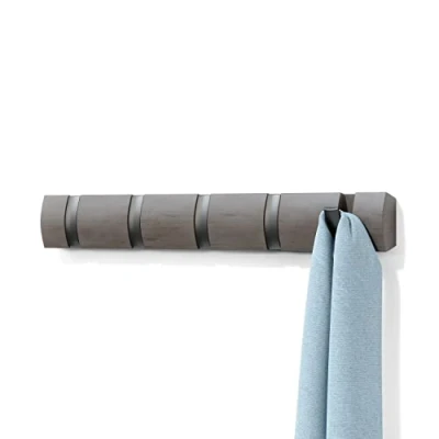Abbildung von Umbra Flip 5 Garderobenhaken Moderne, Schlichte und Platzsparende Garderobenleiste mit Beweglichen Haken für Jacken, Mäntel, Schals, Handtaschen Mehr, Grau/Zinnfarben