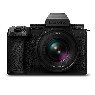 Abbildung von Panasonic LUMIX DC S5M2XCE Spiegellose Vollformatkamera mit S 50mm F1.8 Objektiv, 4K 60p &amp; 6K 30p unbegrenzte Aufnahme, Flip Screen, WLAN, Hybrid Phasen AF, Active is, DMW BLK22 Akku, Schwarz