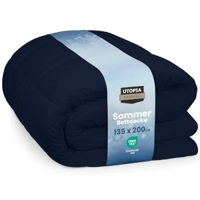 Abbildung von Utopia Bedding Bettdecke 135 x 200 cm, Ganzjahres Bettdecke, Leichte mit Polyesterfüllung, Mikrofaser Schlafdecke (Marineblau)