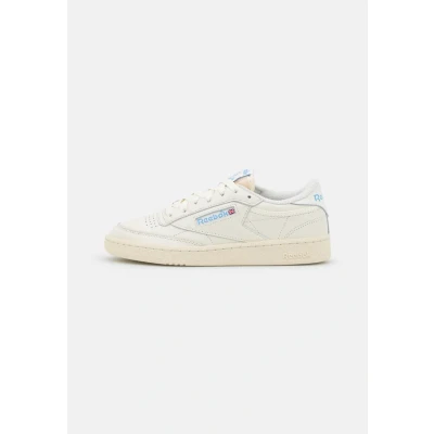 Abbildung von Reebok Classic CLUB C 85 Vintage Sneaker low, Damen, Größe: 37.5, Chalk/alabaster/sky blue Leder und textil