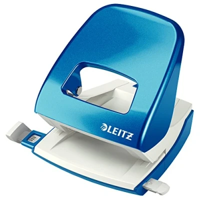 Abbildung von Leitz Büro Locher aus Metall, Für 30 Blatt, Anschlagschiene mit Formatvorgaben, Ergonomisches Design, blau, WOW Serie, 50081036