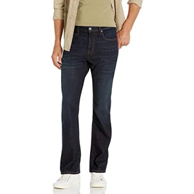 Abbildung von Amazon Essentials Herren Bootcut Jeans mit gerader Passform, Dunkles Indigo Batik, 33W / 30L
